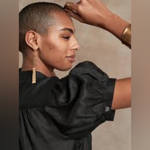 Banana Republic | Ramie Blouse - Picture 4 of 11